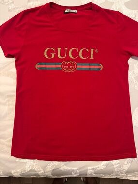 Gucci Kids Tee vintage fits women small.